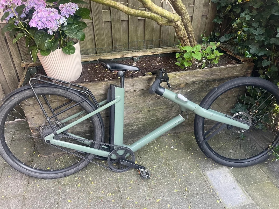 Sage green Cowboy ST snapped completely at headtube downtube